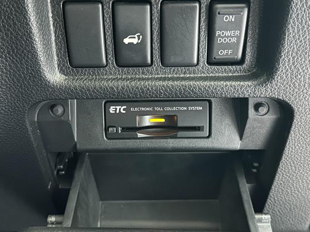 エルグランド 350ハイウェイスター ハーフレザー ドライブレコーダー ETC 全周囲カメラ ナビ TV クリアランスソナー 両側電動スライドドア オートライト HID 電動リアゲート スマートキー 後席モニター 3列シート オットマン(7枚目)