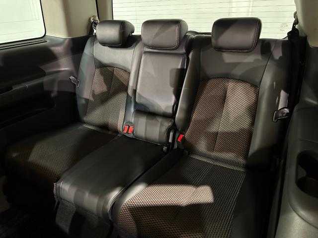 エルグランド 350ハイウェイスター ハーフレザー ドライブレコーダー ETC 全周囲カメラ ナビ TV クリアランスソナー 両側電動スライドドア オートライト HID 電動リアゲート スマートキー 後席モニター 3列シート オットマン(22枚目)