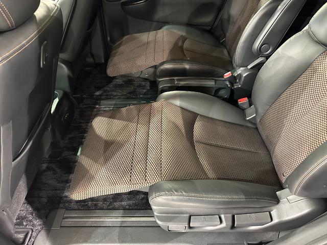 エルグランド 350ハイウェイスター ハーフレザー ドライブレコーダー ETC 全周囲カメラ ナビ TV クリアランスソナー 両側電動スライドドア オートライト HID 電動リアゲート スマートキー 後席モニター 3列シート オットマン(35枚目)