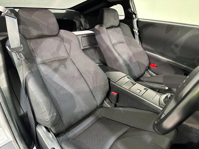 フェアレディＺ ベースグレード　ＭＴ　ＨＩＤ　キーレスエントリー　電動格納ミラー　アルミホイール　盗難防止システム　衝突安全ボディ　ＡＢＳ　ＣＤ　エアコン　パワーステアリング　記録簿　ＡＢＳ　パワーウインドウ　エアバッグ（11枚目）