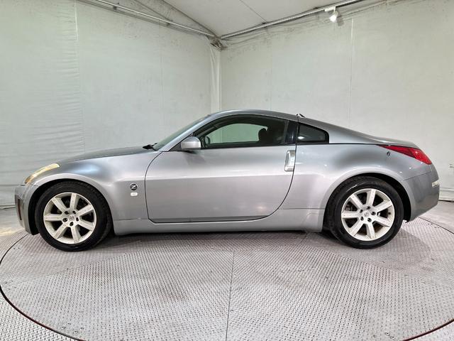 フェアレディＺ ベースグレード　ＭＴ　ＨＩＤ　キーレスエントリー　電動格納ミラー　アルミホイール　盗難防止システム　衝突安全ボディ　ＡＢＳ　ＣＤ　エアコン　パワーステアリング　記録簿　ＡＢＳ　パワーウインドウ　エアバッグ（18枚目）