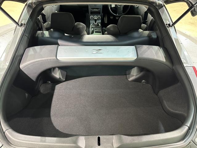 フェアレディＺ ベースグレード　ＭＴ　ＨＩＤ　キーレスエントリー　電動格納ミラー　アルミホイール　盗難防止システム　衝突安全ボディ　ＡＢＳ　ＣＤ　エアコン　パワーステアリング　記録簿　ＡＢＳ　パワーウインドウ　エアバッグ（20枚目）