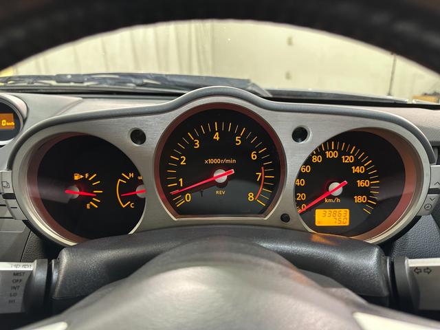 フェアレディＺ ベースグレード　ＭＴ　ＨＩＤ　キーレスエントリー　電動格納ミラー　アルミホイール　盗難防止システム　衝突安全ボディ　ＡＢＳ　ＣＤ　エアコン　パワーステアリング　記録簿　ＡＢＳ　パワーウインドウ　エアバッグ（29枚目）