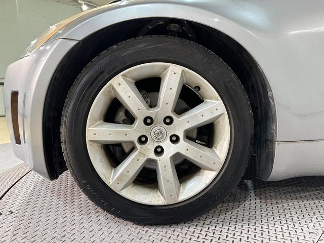 フェアレディＺ ベースグレード　ＭＴ　ＨＩＤ　キーレスエントリー　電動格納ミラー　アルミホイール　盗難防止システム　衝突安全ボディ　ＡＢＳ　ＣＤ　エアコン　パワーステアリング　記録簿　ＡＢＳ　パワーウインドウ　エアバッグ（30枚目）