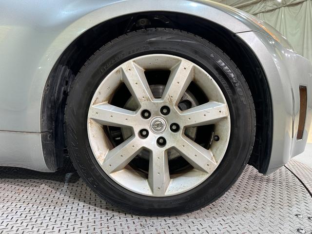 フェアレディＺ ベースグレード　ＭＴ　ＨＩＤ　キーレスエントリー　電動格納ミラー　アルミホイール　盗難防止システム　衝突安全ボディ　ＡＢＳ　ＣＤ　エアコン　パワーステアリング　記録簿　ＡＢＳ　パワーウインドウ　エアバッグ（32枚目）