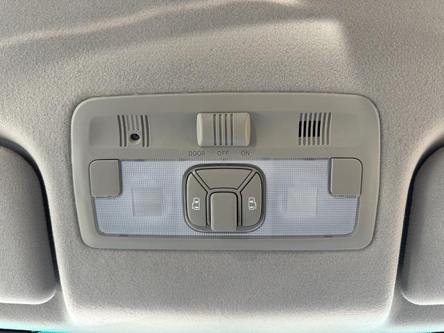 エスティマ アエラス ETC バックカメラ ナビ 両側電動スライドドア オートライト HID スマートキー 電動格納ミラー 3列シート オットマン CVT アルミホイール CD DVD再生 MD パワーウインドウ(41枚目)
