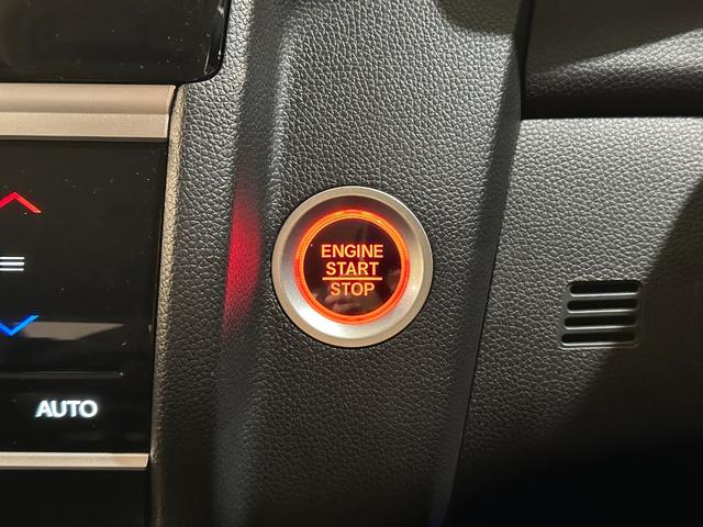 フィット 13G・F ETC スマートキー 電動格納ミラー MT 盗難防止システム 衝突安全ボディ ABS ESC CD エアコン パワーウインドウ パワーステアリング エアバッグ USB ミュージックプレイヤー接続可(7枚目)