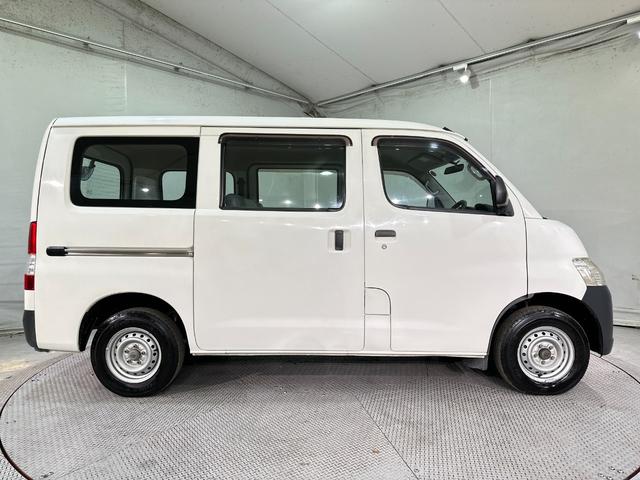 ライトエースバン DX 両側スライドドア CD USB ミュージックプレイヤー接続可 ABS エアコン 運転席エアバッグ 助手席エアバッグ パワーステアリング(11枚目)