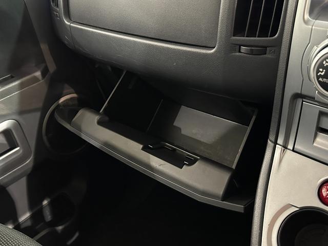 デリカD:5 C2G-NAVIPKG ドライブレコーダー ETC ナビ オートクルーズコントロール 両側スライド・片側電動 オートライト HID スマートキー 電動格納ミラー 3列シート Wエアコン アルミホイール CD DVD再生(23枚目)