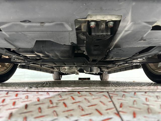 デリカD:5 C2G-NAVIPKG ドライブレコーダー ETC ナビ オートクルーズコントロール 両側スライド・片側電動 オートライト HID スマートキー 電動格納ミラー 3列シート Wエアコン アルミホイール CD DVD再生(28枚目)