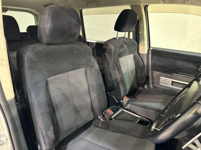 デリカD:5 C2G-NAVIPKG ドライブレコーダー ETC ナビ オートクルーズコントロール 両側スライド・片側電動 オートライト HID スマートキー 電動格納ミラー 3列シート Wエアコン アルミホイール CD DVD再生(29枚目)