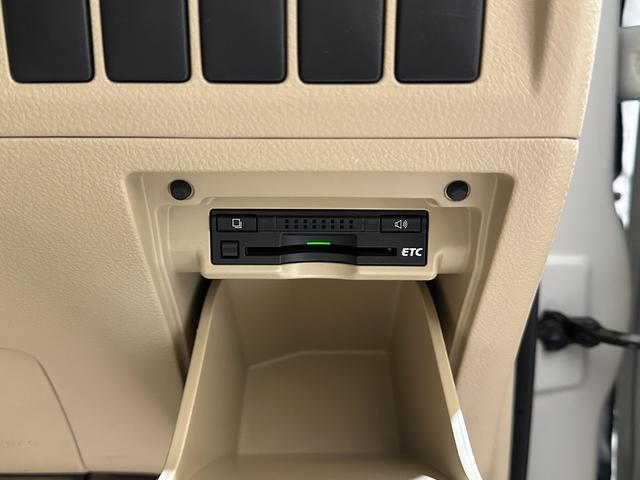 アルファード 240S リミテッド ETC バックカメラ ナビ TV クリアランスソナー 両側電動スライドドア オートライト HID スマートキー 電動格納ミラー 後席モニター オットマン CVT アルミホイール CD DVD再生(4枚目)