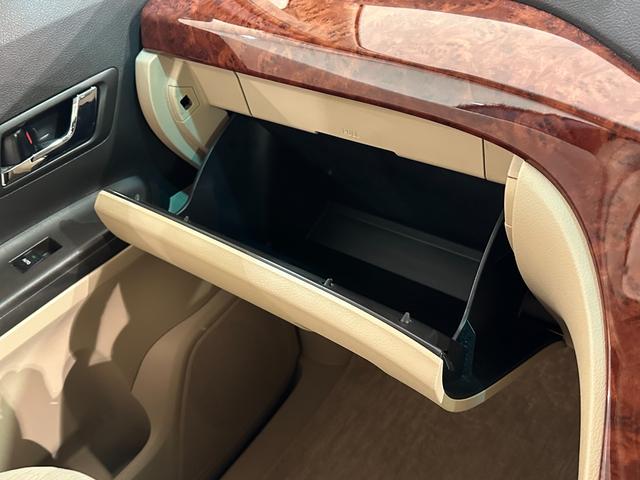 アルファード 240S リミテッド ETC バックカメラ ナビ TV クリアランスソナー 両側電動スライドドア オートライト HID スマートキー 電動格納ミラー 後席モニター オットマン CVT アルミホイール CD DVD再生(28枚目)