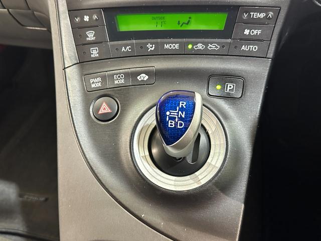 プリウス Sツーリングセレクション ETC バックカメラ ナビ TV アルミホイール オートライト LEDヘッドランプ ヘッドライトウォッシャー CVT スマートキー 電動格納ミラー CD DVD再生 パワーステアリング(8枚目)