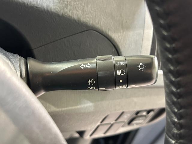 プリウス Sツーリングセレクション ETC バックカメラ ナビ TV アルミホイール オートライト LEDヘッドランプ ヘッドライトウォッシャー CVT スマートキー 電動格納ミラー CD DVD再生 パワーステアリング(10枚目)