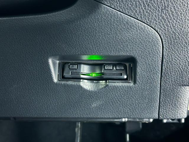 C-HR G モード ネロ ナビ ETC バックカメラ クリアランスソナー アダプティブクルーズコントロール 衝突被害軽減システム TV オートマチックハイビーム オートライト LEDヘッドランプ アルミホイール(7枚目)