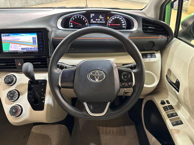 シエンタ X ドライブレコーダー ETC バックカメラ ナビ TV 衝突被害軽減システム 両側スライド・片側電動 オートマチックハイビーム キーレスエントリー アイドリングストップ 電動格納ミラー(3枚目)