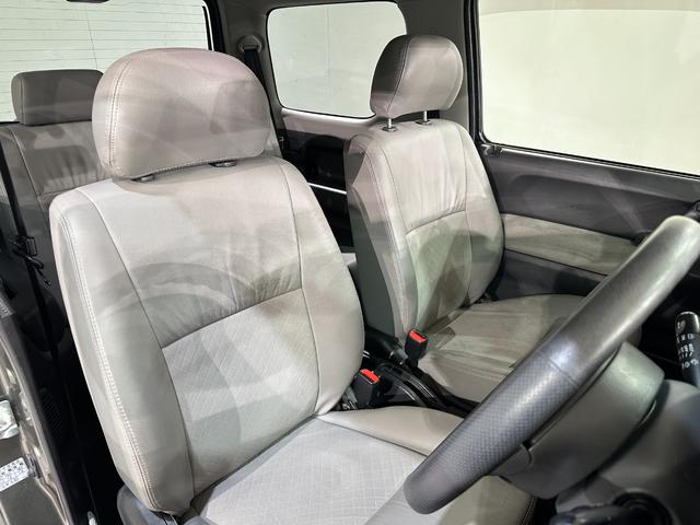 ジムニー ランドベンチャー　ハーフレザー　４ＷＤ　ＥＴＣ　キーレスエントリー　電動格納ミラー　シートヒーター　ＡＴ　ＡＢＳ　ＣＤ　ルーフレール　アルミホイール　衝突安全ボディ　エアコン　パワーウィンドウ　パワーステアリング（10枚目）