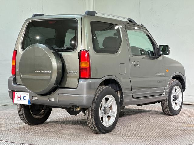ジムニー ランドベンチャー　ハーフレザー　４ＷＤ　ＥＴＣ　キーレスエントリー　電動格納ミラー　シートヒーター　ＡＴ　ＡＢＳ　ＣＤ　ルーフレール　アルミホイール　衝突安全ボディ　エアコン　パワーウィンドウ　パワーステアリング（14枚目）