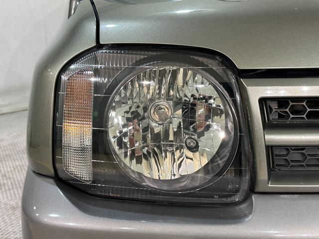 ジムニー ランドベンチャー　ハーフレザー　４ＷＤ　ＥＴＣ　キーレスエントリー　電動格納ミラー　シートヒーター　ＡＴ　ＡＢＳ　ＣＤ　ルーフレール　アルミホイール　衝突安全ボディ　エアコン　パワーウィンドウ　パワーステアリング（21枚目）