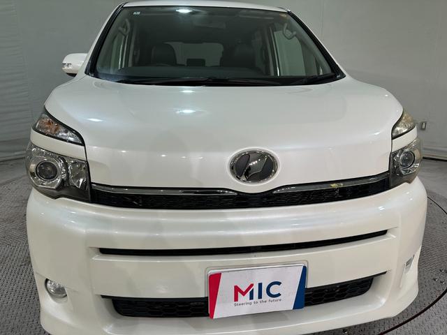 ヴォクシー Ｘ　Ｌエディション　ナビ　ＥＴＣ　バックカメラ　ＴＶ　両側スライド・片側電動　オートライト　ＨＩＤ　スマートキー　電動格納ミラー　３列シート　ウォークスルー　ＣＤ　ＤＶＤ再生　衝突安全ボディ　ＡＢＳ　エアバッグ（21枚目）