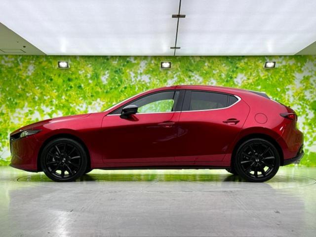 ＭＡＺＤＡ３ファストバック ４ＷＤ２０Ｓブラックトーンエディション　ＢＯＳＥ／保証書／純正　８．８インチ　メモリーナビ／アイアクティブセンス（マツダ）／シートヒーター　前席／３６０°ビューモニター／車線逸脱防止支援システム／パーキングアシスト　バックガイド　電動シート（2枚目）