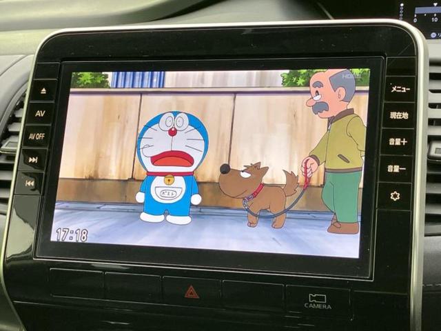 セレナ ハイウェイスターV 新品タイヤ/保証書/純正 10インチ SDナビ/フリップダウンモニター 純正 11インチ/インテリジェントルームミラー/エマージェンシーブレーキ/両側電動スライドドア/アラウンドビューモニター ETC(13枚目)