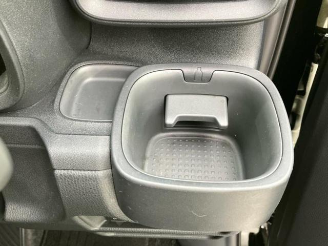 シエンタ ハイブリッドＺ　新品タイヤ／モデリスタエアロ／保証書／ディスプレイオーディオ＋ナビ１０インチ／トヨタセーフティセンス／両側電動スライドドア／シートヒーター　前席／パノラミックビューモニター　衝突被害軽減システム（42枚目）