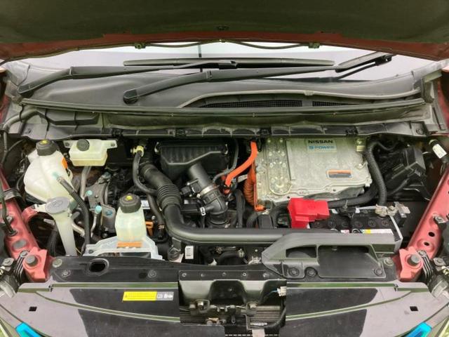 セレナ eパワーハイウェイスターV 新品タイヤ/保証書/純正 9インチ メモリーナビ/フリップダウンモニター 純正 11インチ/エマージェンシーブレーキ/両側電動スライドドア/シートヒーター 前席/アラウンドビューモニター 全周囲カメラ(62枚目)