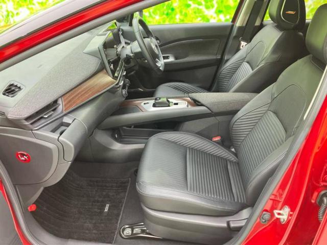 オーラ Gレザーエディション 純正 9インチ SDナビ/インテリジェントルームミラー/エマージェンシーブレーキ/シートヒーター 前席/アラウンドビューモニター/車線逸脱防止支援システム/シート フルレザー/ヘッドランプ LED(6枚目)