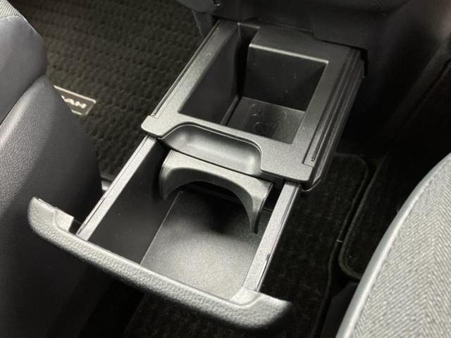 ノア S-Gクルマイスシヨウシャ 福祉車両/保証書/ディスプレイオーディオ+ナビ10.5インチ/トヨタセーフティセンス/電動スライドドア/車線逸脱防止支援システム/ヘッドランプ LED/Bluetooth接続/ETC2.0 DVD再生(42枚目)