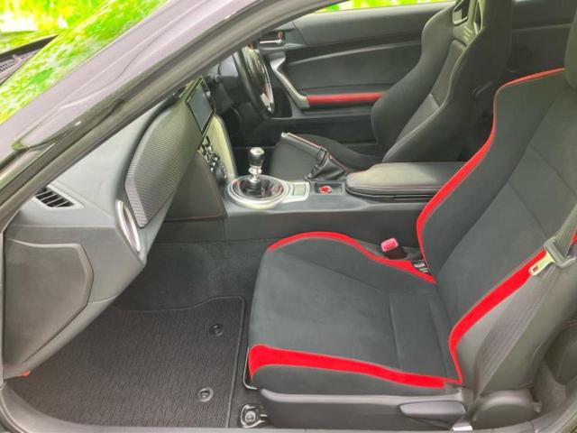 ８６ ＧＴ　エアロ／保証書／純正　ＳＤナビ／ヘッドランプ　ＬＥＤ／ＥＢＤ付ＡＢＳ／横滑り防止装置／クルーズコントロール／フルセグＴＶ／エアバッグ　運転席／エアバッグ　助手席／エアバッグ　サイド　フルエアロ（6枚目）