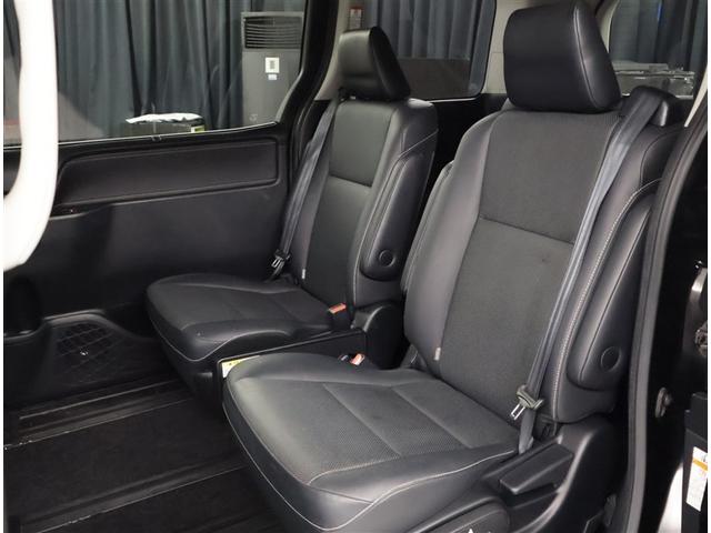 エスクァイア Gi 両側Pドア ウォークスルー スマートキーPスタート リアカメラ アイドリングSTOP ETC車載器 オートエアコン イモビライザー オートクルーズコントロール キーレス ナビTV 定期点検記録簿 3列(17枚目)