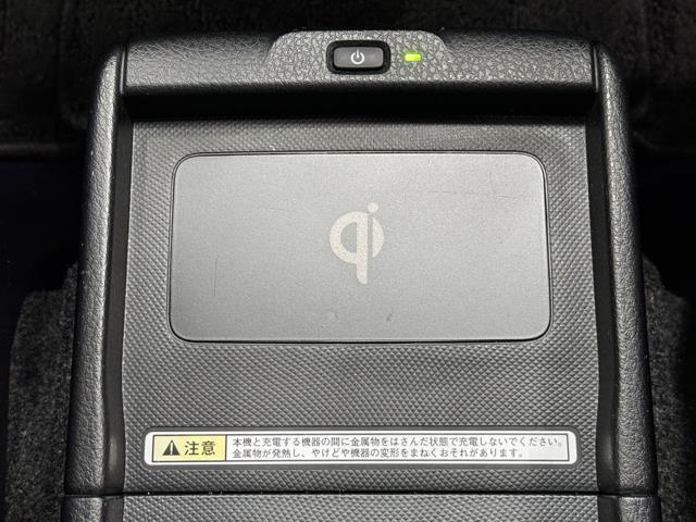 ノア ハイブリッドＧ　９インチＳＤナビ　フルセグ　Ｂｌｕｅｔｏｏｔｈ　ＤＶＤ再生可　ＥＴＣ　バックモニタ　後席モニター　スマートキー　おくだけ充電　リアスポイラー　ＬＥＤヘッドランプ　両側パワースライドドア　シートヒーター（14枚目）