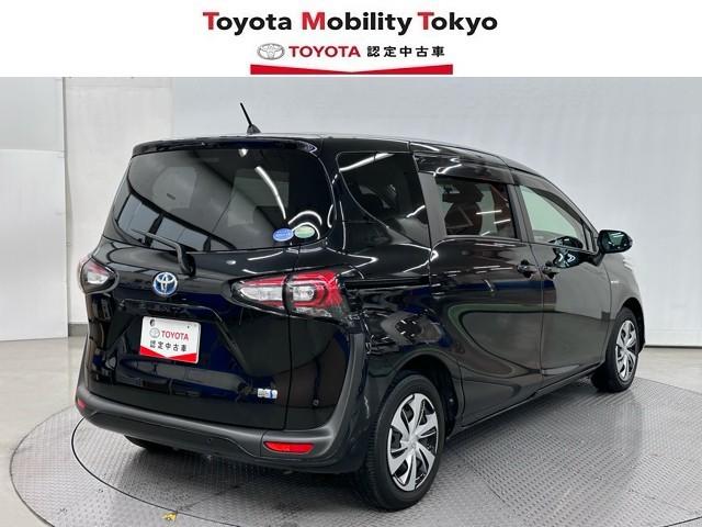 シエンタ ハイブリッドＧ　クエロ　記録簿付　ＥＴＣ装備　踏み間違い防止　ヘッドライトＬＥＤ　Ｓキー　Ｒカメラ　オ－トエアコン　メモリ－ナビ　クルーズコントロール　横滑防止装置　キーフリー　ＤＶＤ　エアバッグ　ワンオーナー車　３列（2枚目）