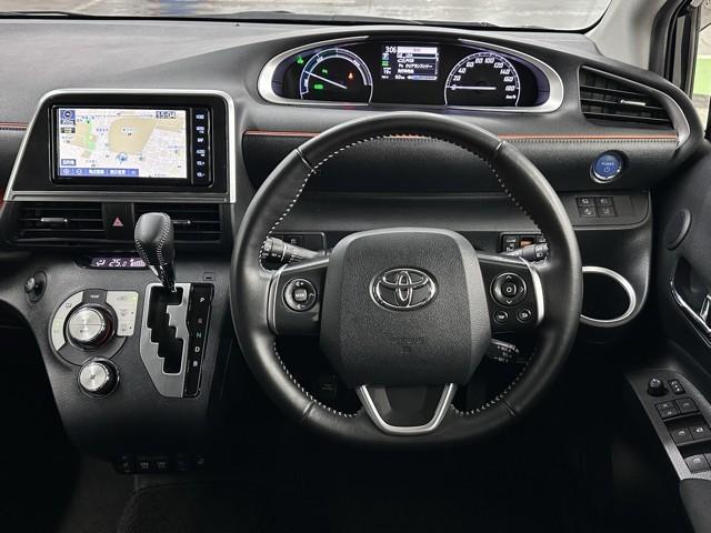 シエンタ ハイブリッドＧ　クエロ　記録簿付　ＥＴＣ装備　踏み間違い防止　ヘッドライトＬＥＤ　Ｓキー　Ｒカメラ　オ－トエアコン　メモリ－ナビ　クルーズコントロール　横滑防止装置　キーフリー　ＤＶＤ　エアバッグ　ワンオーナー車　３列（4枚目）