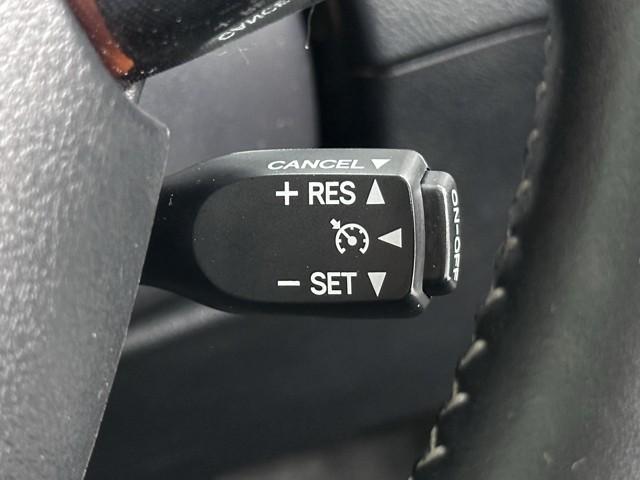 シエンタ ハイブリッドＧ　クエロ　記録簿付　ＥＴＣ装備　踏み間違い防止　ヘッドライトＬＥＤ　Ｓキー　Ｒカメラ　オ－トエアコン　メモリ－ナビ　クルーズコントロール　横滑防止装置　キーフリー　ＤＶＤ　エアバッグ　ワンオーナー車　３列（13枚目）