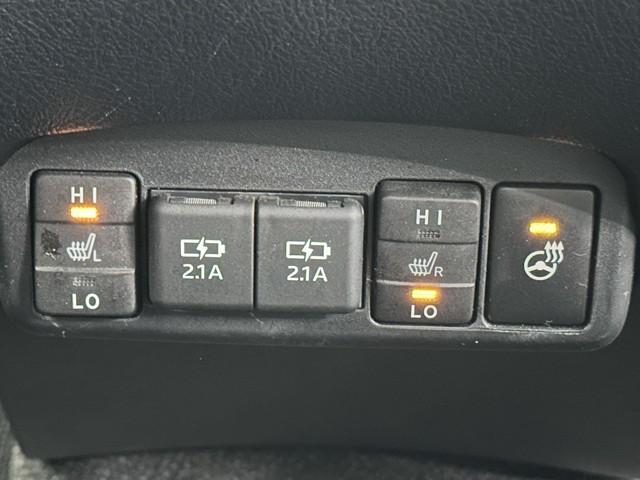 シエンタ ハイブリッドＧ　クエロ　記録簿付　ＥＴＣ装備　踏み間違い防止　ヘッドライトＬＥＤ　Ｓキー　Ｒカメラ　オ－トエアコン　メモリ－ナビ　クルーズコントロール　横滑防止装置　キーフリー　ＤＶＤ　エアバッグ　ワンオーナー車　３列（15枚目）