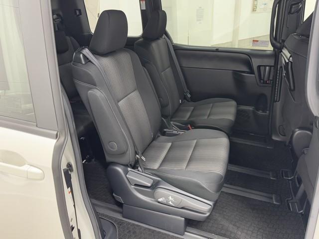 ヴォクシー ハイブリッドZS 左オートスライド プリクラッシュ スマキー フルフラット 1オーナー オートエアコン ナビTV Wエアコン アイドリングストップ ETC車載器 イモビ LEDヘッドライ ドライブレコーダ VSC(17枚目)