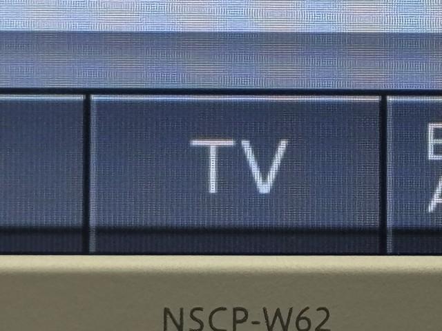 プリウス Ｓ　アイドリングストップ搭載　ＡＵＸ接続可　インテリキー　デュアルエアバック　エアＢ　イモビライザー　ドライブレコ－ダ－　ナビＴＶ　ＡＵＴＯエアコン　横スベリ防止　アルミホイール　ＥＴＣ装備　ＡＢＳ（6枚目）