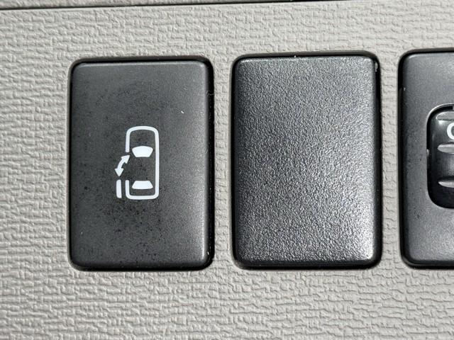 アイシス Ｌ　Ｇエディション　ナビ　バックモニター　左パワースライドドア　記録簿　エアバッグ　ワンセグＴＶ　ナビ＆ＴＶ　三列シート　スマートキー　メモリーナビ　ＡＢＳ　オートエアコン　ワンオーナー車　ミュージックプレイヤー接続可（14枚目）