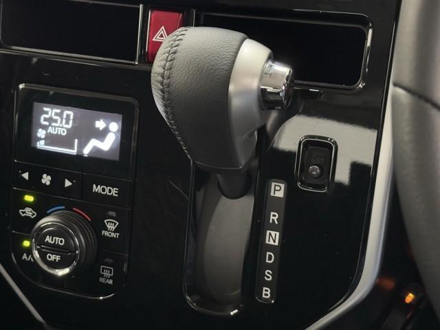 ルーミー カスタムG アイドリング 両側電動SD LEDヘット バックビューモニター 衝突回避ブレーキ フルフラット 地デジ スマートキー メモリナビ クルーズコントロール 点検記録簿 DVD ETC ドライブレコーダー(12枚目)