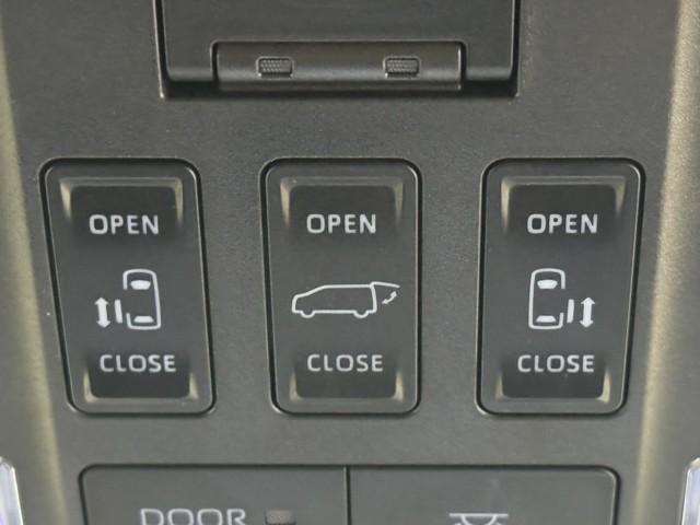 ヴェルファイアハイブリッド Z プレミア アイドリングストップ キーレス ナビ&TV 横滑り防止機能 ドライブレコーダー 黒革シート 寒冷地仕様 スマートキー 4WD車 クルーズコントロール 地デジTV サンルーフ 盗難防止装置 メモリーナビ(11枚目)