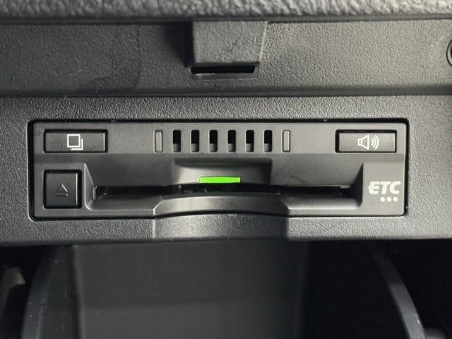 ＥＴＣを装備しているので高速でもスイスイ進めちゃいます。　ＥＴＣを利用して、高速道路を楽々ドライブできちゃいます。　渋滞緩和でエコ！？にもなっちゃいます。