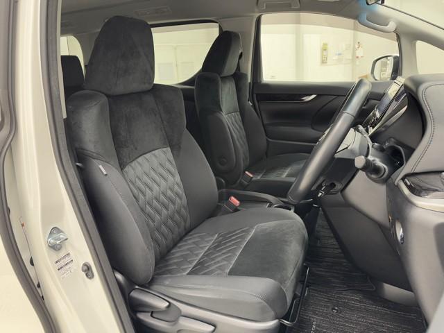 シンプルながらホールドの良いシートです。　しっかり、ホールドしてくれるシートの方が長く座っていても疲れにくいんですよ。