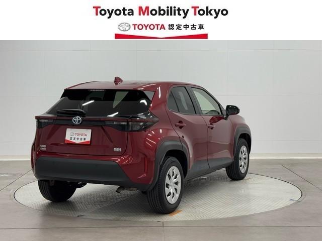 ヤリスクロス ハイブリッドＸ　衝突被害軽減ブレーキ　ＡＢＳ　アイドリングストップ　横滑り防止機能　ナビ　エアバッグ　パワーウインドウ　バックモニター　盗難防止システム　インテリキー　エアコン　キーレスエントリーキー　メモリーナビ（2枚目）