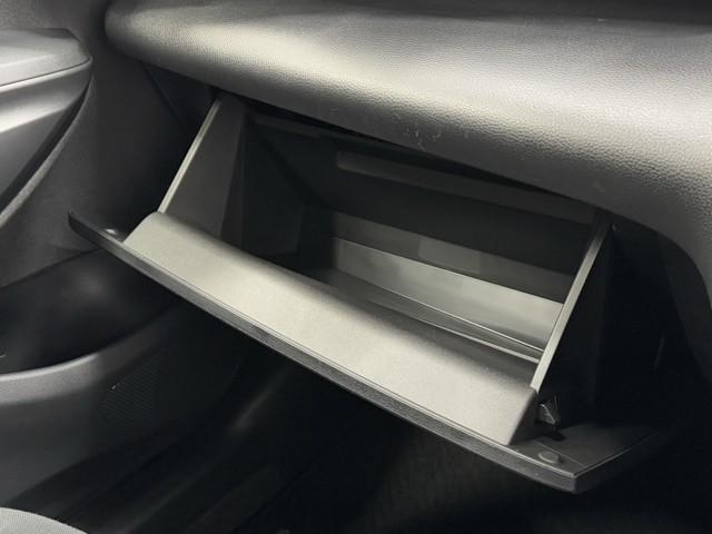 ヤリスクロス ハイブリッドＸ　衝突被害軽減ブレーキ　ＡＢＳ　アイドリングストップ　横滑り防止機能　ナビ　エアバッグ　パワーウインドウ　バックモニター　盗難防止システム　インテリキー　エアコン　キーレスエントリーキー　メモリーナビ（9枚目）