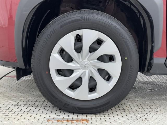 ヤリスクロス ハイブリッドＸ　衝突被害軽減ブレーキ　ＡＢＳ　アイドリングストップ　横滑り防止機能　ナビ　エアバッグ　パワーウインドウ　バックモニター　盗難防止システム　インテリキー　エアコン　キーレスエントリーキー　メモリーナビ（19枚目）