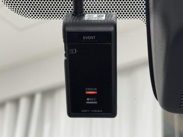 カローラフィールダー ＥＸ　Ｂカメラ　衝突回避システム　イモビライザー　記録簿　横滑り防止装置　フルセグ　ＡＵＸ　パワーウィンドウ　エアコン　スマートキー　パワーステアリング　エアバッグ　ＤＶＤ再生　４ＷＤ　メモリーナビ　ＡＢＳ（8枚目）