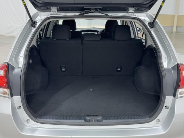 カローラフィールダー ＥＸ　Ｂカメラ　衝突回避システム　イモビライザー　記録簿　横滑り防止装置　フルセグ　ＡＵＸ　パワーウィンドウ　エアコン　スマートキー　パワーステアリング　エアバッグ　ＤＶＤ再生　４ＷＤ　メモリーナビ　ＡＢＳ（17枚目）